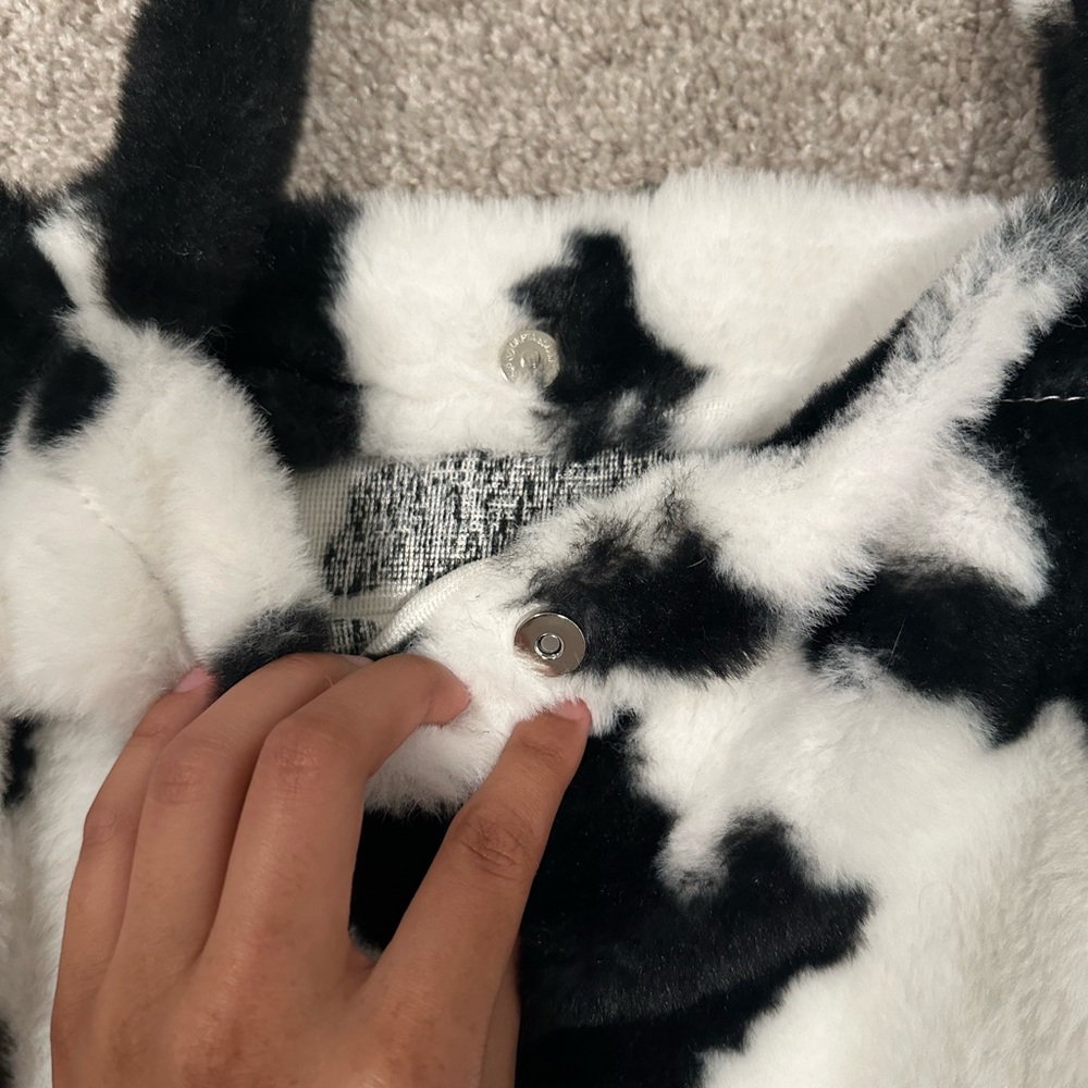 shein fluffy cow pattern shoulder bag - Picture 4 of 5